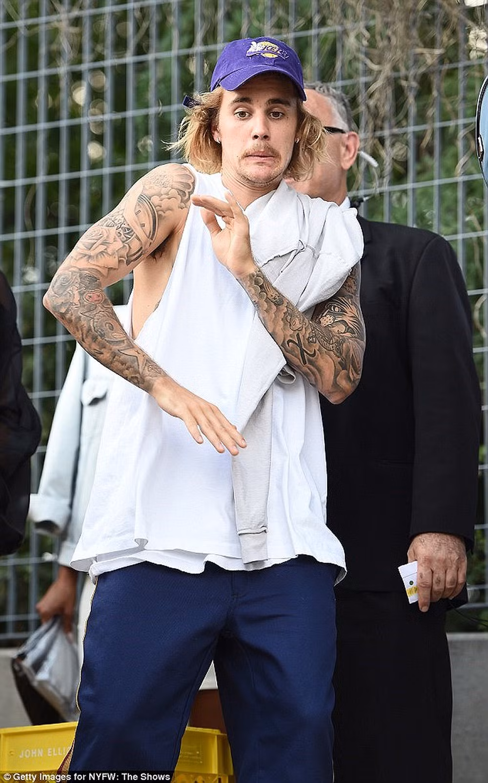 Trong một bài phỏng vấn mới đây với tạp chí Stellar, Hailey Baldwin thừa nhận, cô rất phấn khởi và mong chờ đám cưới diễn ra.