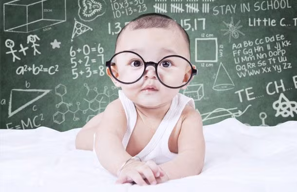 Nghiên cứu mới cho thấy thịt xông khói chứa cholin, đóng một vai trò quan trọng trong sự phát triển trí não cho bào thai. Choline cũng có thể tìm thấy trong trứng, gan, thịt bò, cá hồi, súp lơ, giun brussel và sữa mẹ.