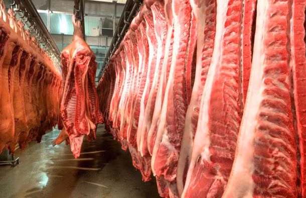 Một người tên John Harris đã mở Nhà máy thịt xông khói đầu tiên được khai trương vào năm 1770.