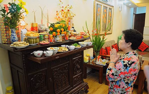 Lễ cúng Tất niên thường được các gia đình tổ chức ngày 30 Tết. Ảnh: T.L