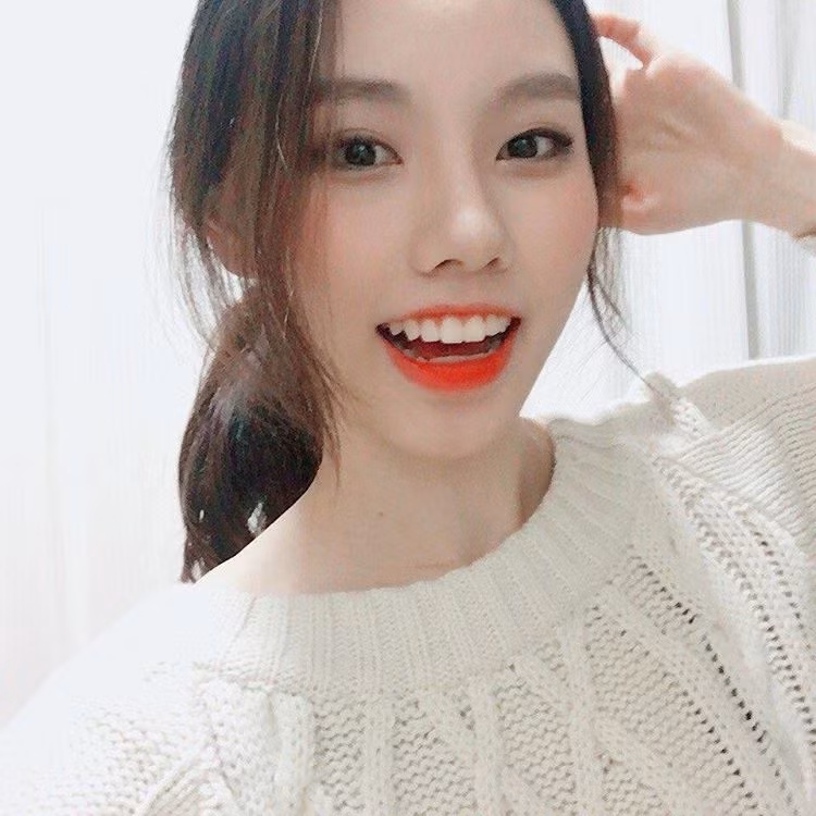 Jinny chia sẻ: “Giảm cân là cách bạn thể hiện tình yêu với bản thân. Tôi luôn tập thể dục, ăn uống điều độ và không ngừng yêu quý bản thân mình”.