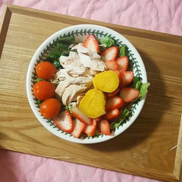 Kết hợp với chế độ ăn uống, Jinny thay đổi các bài tập của mình cho phù hợp. Cô tập thể dục giữ dáng 10 phút một ngày và duy trì thói quen đó đến tận bây giờ.