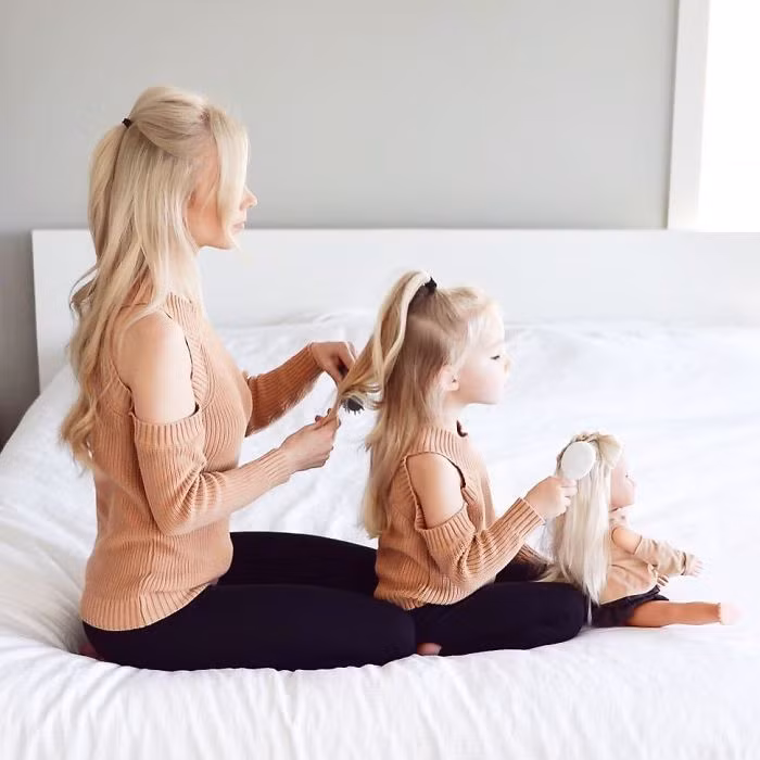 Với niềm đa mê của mình, bà mẹ 3 con đã tạo nên loạt ảnh hết sức đáng yêu với nhân vật chính là các thành viên trong gia đình.