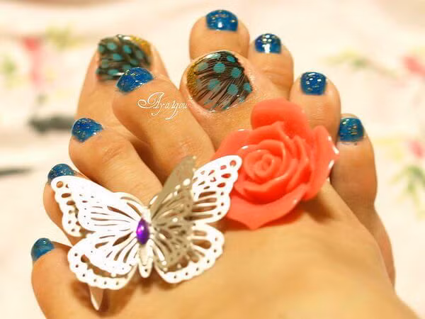 Bộ nail chân cực chất sẵn sàng cho những ngày đi biển.