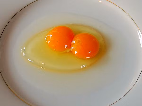 Trứng có chứa một chất dinh dưỡng cần thiết gọi là choline, có thể chống lại bệnh ung thư vú.