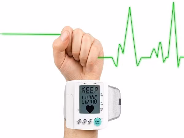 Ổn định huyết áp cao: Huyết áp cao có thể có những hậu quả nghiêm trọng đối với sức khỏe. Trong khi đó, tảo lục giúp ổn định và cải thiện huyết áp mà không gây tác dụng phụ.