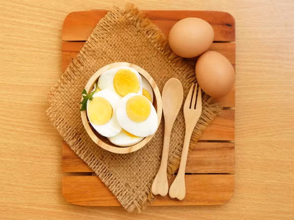 Lòng đỏ trứng có rất nhiều biotin và chúng sẽ phát huy hiệu quả nhất khi được nấu chín.