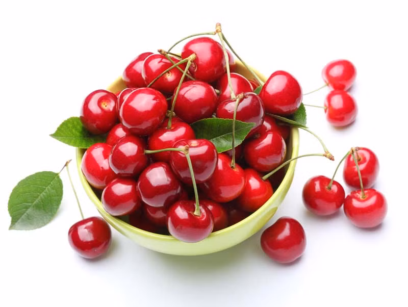 Quả cherry không chỉ là đồ ăn đêm giảm cân tốt mà còn giúp bạn có được một giấc ngủ ngon hơn. Quả này chứa melatonin, một loại hoocmon điều chỉnh giấc ngủ.