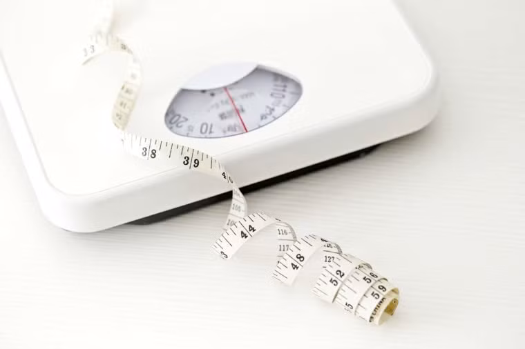 Detox bằng nước trái cây có tác dụng giảm cân nhanh ngay lúc ban đầu. Tuy nhiên sau đó, hầu hết mọi người đều tăng cân trở lại, thậm chí tăng cân nhiều hơn so với trước khi detox.