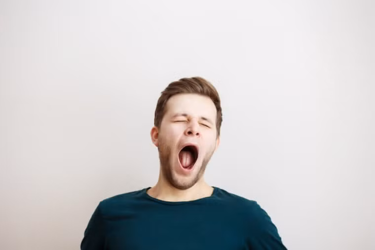 Cơ thể mệt mỏi, uể oải: Uống nước trái cây để thanh lọc cơ thể, giảm cân khiến mức calo nạp vào cơ thể giảm đột ngột, cơ thể bạn dễ mệt mỏi.