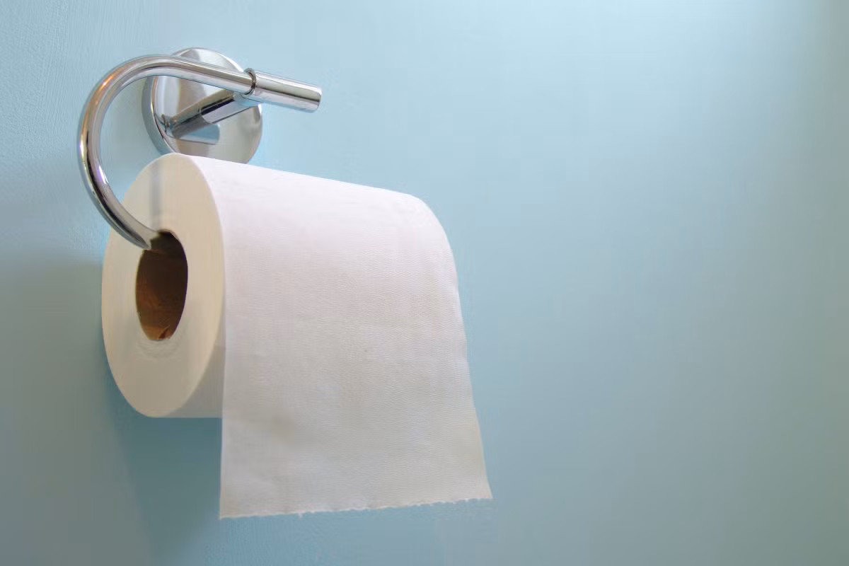 Hầu hết mọi người đi tiểu từ 6-8 lần trong một ngày. Nếu bạn thấy mình đi tiểu hơn 10 lần một ngày, có thể bạn nạp nhiều nước hơn nhu cầu cơ thể.