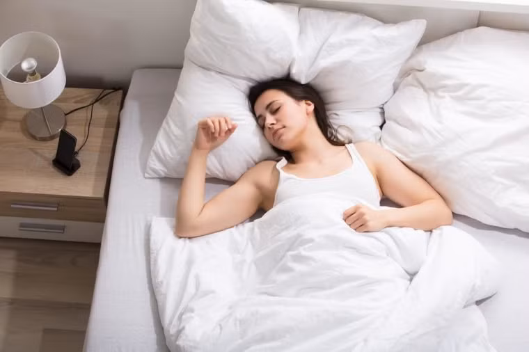 Nếu bạn thường cảm thấy đau nhức và mỏi mệt khi thức dậy thì có lẽ độ tuổi hoặc chất lượng đệm đã đến lúc cần xem xét.