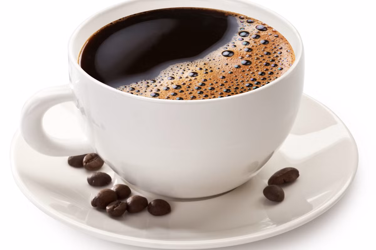 Cà phê: Uống cà phê buổi sáng mang lại lợi ích giảm cân lớn. Do hàm lượng caffeine cao, cà phê có thể giúp giảm cân bằng cách thúc đẩy sự trao đổi chất và đốt cháy chất béo.