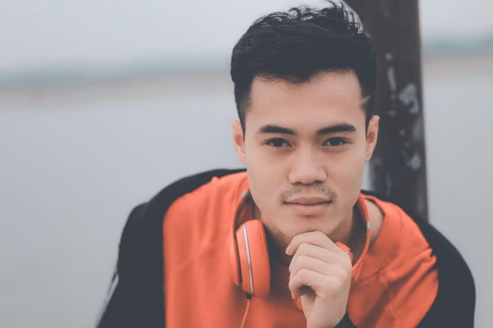 Khi không phải tập luyện thi đấu, Văn Toàn thường dành thời gian để đi du lịch, chơi với thú cưng hay nghe nhạc.