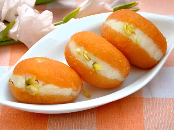 Nghiên cứu cho thấy những phụ nữ tự cho mình ăn nhiều đồ ngọt có nhiều khả năng kiểm soát chế độ ăn uống của họ kém hơn. Bạn không nên ăn quá nhiều đồ ngọt vì những điều này có thể dẫn đến tăng cân.