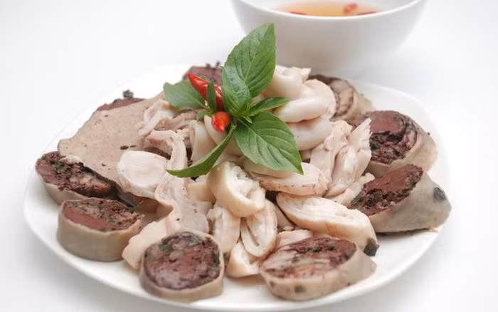 Ở Việt Nam, nội tạng động vật (tim, gan, lòng…) và các bộ phận khác (đầu, chân,…) được chế biến thành món ăn khoái khẩu và hấp dẫn…Trong khi đó, các nước trên thế giới thường không ăn món này.