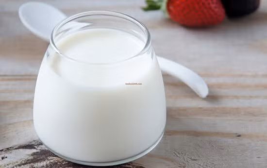 Sữa chua chứa hàm lượng cao vitamin D giúp chống lại vi khuẩn và làm giảm lưu huỳnh gây mùi trong khoang miệng. Ảnh: Internet.