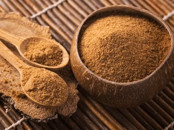 Có thể giúp điều trị bệnh tiểu đường: Đường dừa có chứa chất xơ được gọi là insulin giúp làm chậm sự hấp thụ glucose, điều này rất tốt cho những người có vấn đề về bệnh tiểu đường.