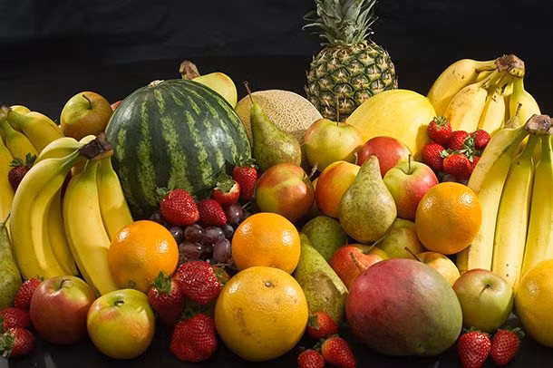 Những người nhóm máu A nên ăn trái cây như quả mọng, táo và bơ. Các loại rau như bông cải xanh và cà rốt cũng tốt. Ảnh: List25.