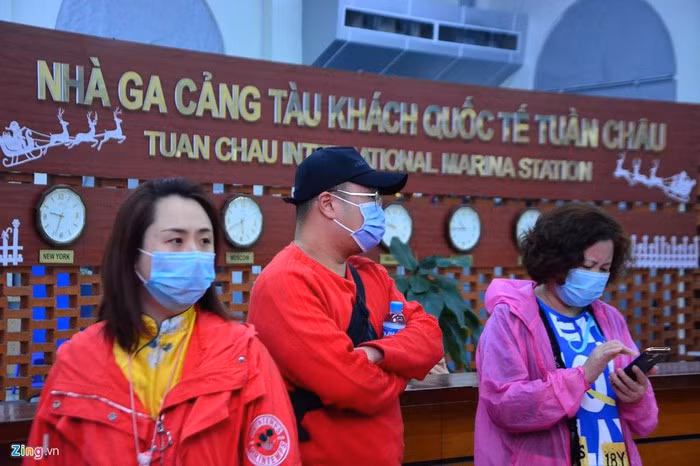 Trước diễn biến phức tạp của virus corona, Quảng Ninh đã cho lắp đặt 14 máy đo thân nhiệt tại các cửa khẩu sẵn sàng báo động đỏ toàn tỉnh nếu phát hiện ca nhiễm bệnh.