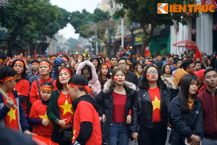 Và không ít tình huống "đau tim" mà mỗi khi trôi qua, mọi người lại thở phào nhẹ nhõm.