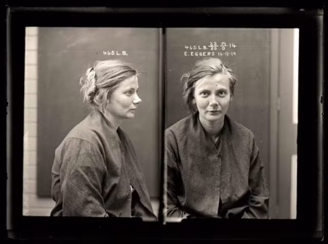 Esther Eggers, 16/12/1919. Khi một nhân viên cảnh sát đến để bắt Esther Eggers, 22 tuổi, vì hành vi phá hoại tài sản, cô đã tấn công anh ta và gây ra thương tích nghiêm trọng. Nữ tội phạm này đã bị kết án tù 12 tháng. Ảnh: Vintag.