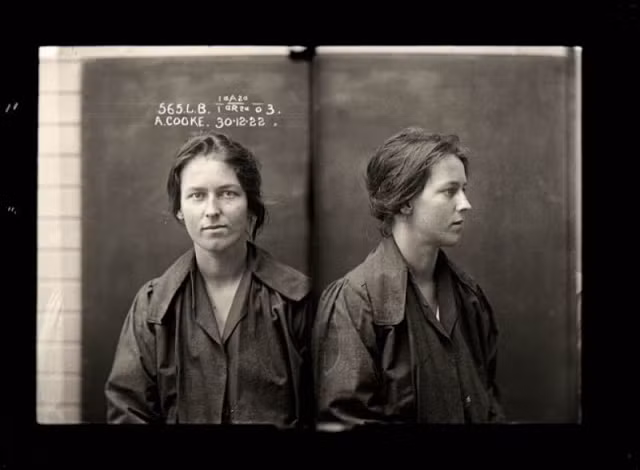  Alice Adeline Cooke, ngày 30/12/1922, bị kết án vì quan hệ bất chính và trộm cắp. Ở tuổi 24, cô đã được đặt một số bí danh và có ít nhất hai người chồng. Ảnh: Vintag.