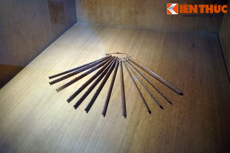 Cho đến đầu thê kỷ 20, lịch đoi vẫn được sử dụng ở khắp các xứ Mường. Tiếc rằng ngày nay bộ lịch độc đáo này đang dần bị thất truyền. Theo ghi nhận, chỉ còn những gia đình làm nghề thầy mo, thầy cúng ở xứ Mường Bi (nay là huyện Tân lạc, Hòa Bình) vẫn giữ gìn và sử dụng lịch đoi.