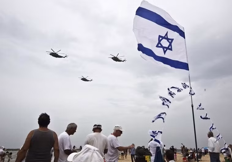 Thật vậy, ngay từ những ngày đầu thành lập, Không quân Israel "non trẻ, lạc hậu" đã tham chiến đấu và gây thiệt hại ngay lập tức cho Quân đội Ai Cập. Những chiến tích xuất sắc của Không lực Israel tiếp tục kéo dài trong những cuộc chiến tranh sau đó. Ví dụ như trong cuộc chiến 6 ngày 1967, Không quân Israel đã hủy diệt 452 máy bay của liên minh Ả Rập, giành 49 chiến thắng trên không; chiến tranh Yom Kippur 1973, họ đã không chiến tiêu diệt đến 172 máy bay Ai Cập... Nói chung, hiện nay nếu nói về kinh nghiệm chiến đấu thì không có quốc gia Ả Rập nào đối chọi được với không quân Israel.