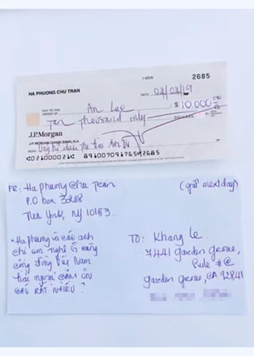 Hà Phương cực chẳng đã phải chụp hình ảnh phiếu chi 10.000 USD gửi cho nhà quàn ở Mỹ. Từ câu chuyện của Hà Phương và Hồng Vân, không ít người cảm thấy buồn khi tình nghĩa nghệ sĩ đáng lẽ được trân trọng lại bị một bộ phận cư dân mạng nghi ngờ.