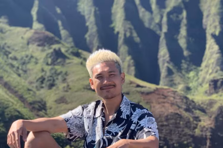 Khi yêu Kỳ Duyên, vị doanh nhân trẻ xây dựng hình ảnh thư sinh. Tuy nhiên, hậu chia tay, anh chuyển sang ăn mặc cá tính. Trước nghi vấn bạn gái cũ yêu đồng tính, Tạ Công Sơn không có bất kì phản ứng nào.