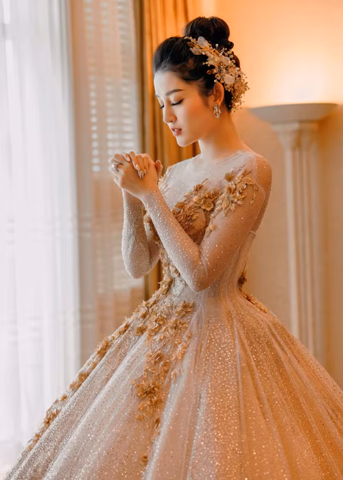 Chia sẻ trên Zing, Huyền My cho biết cô không muốn lập gia đình quá muộn và có thể sẽ rời showbiz sau 2-3 năm tới. Ảnh: Dân Việt