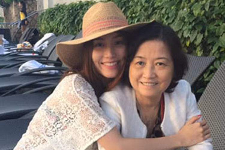 Mẹ của Diễm My bị bệnh nhiều năm nay. Ảnh: Vietnamnet