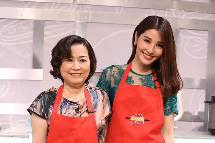 Bà từng cùng con gái xuất hiện trong chương trình "Chuẩn cơm mẹ nấu". Ảnh: Petrotimes