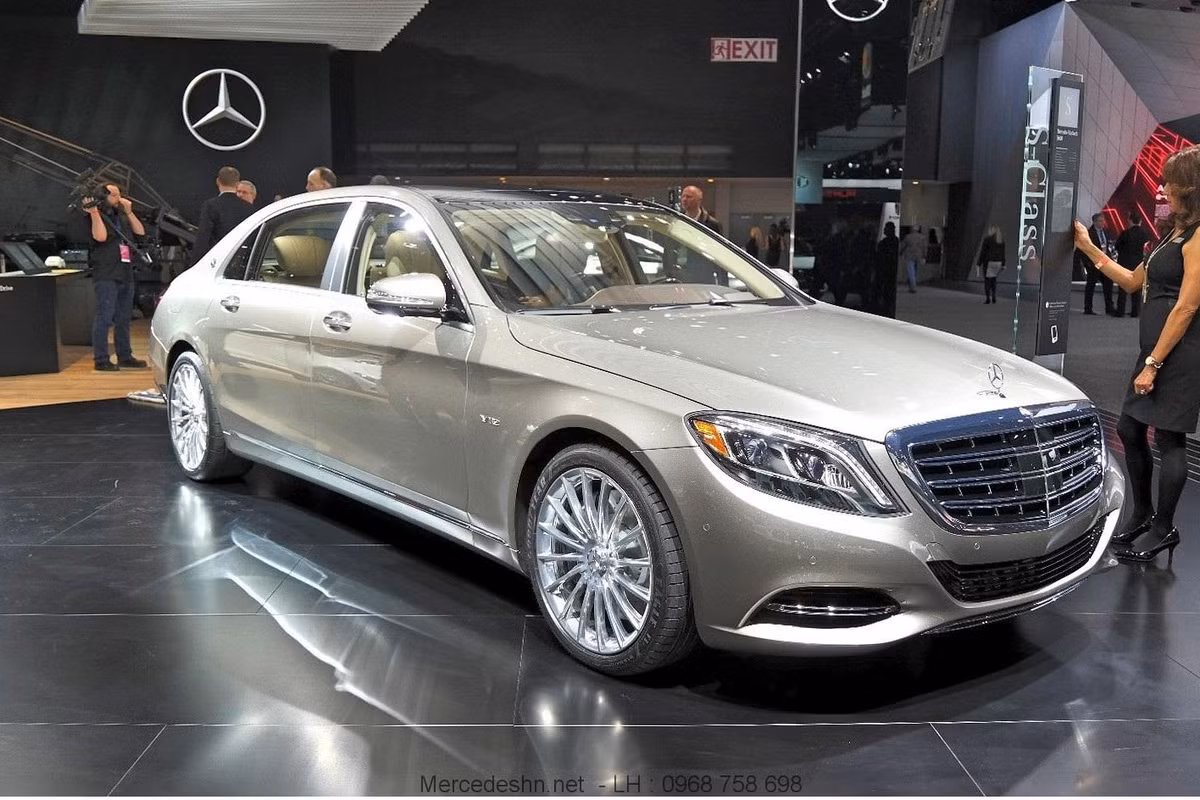 Nguồn tin từ Mercedes-Benz Việt Nam cho biết hiện hãng xe sang Đức sẽ giới thiệu thêm 02 phiên bản "giá rẻ" trong dòng Maybach đến thị trường Việt Nam và dự kiến sẽ có mặt vào đầu năm 2017, trong đó đang chú ý có mẫu xe sang Mercedes-Maybach S400.