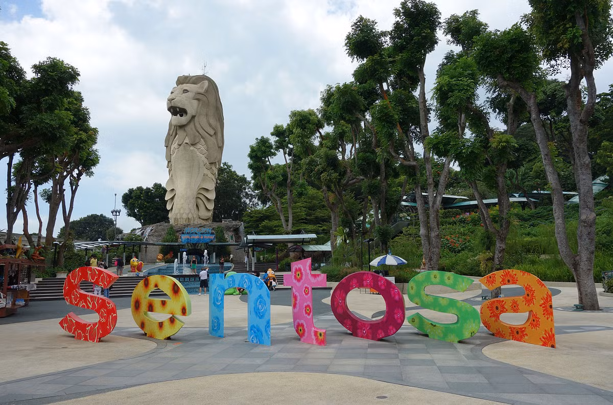 Sentosa là điểm hút du khách tới Singapore. Ảnh: Wikipedia