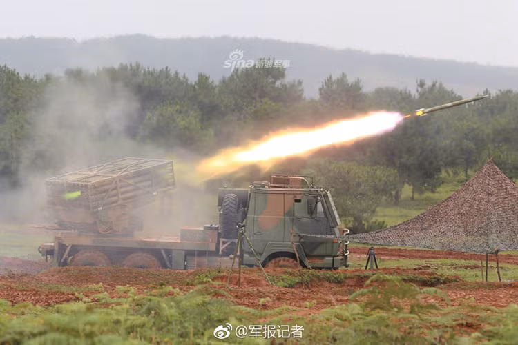 Sự phát triển của khoa học kỹ thuật đã đặt ra yêu cầu cấp thiết cho các nhà chế tạo, đó là phải làm sao nâng cao hiệu quả tác chiến cho loại đạn rocket thông dụng này nhằm đáp ứng tốt hơn các yêu cầu của chiến tranh hiện đại. Nguồn ảnh: Sina.