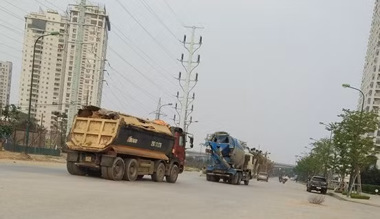 Con duong 62 ty nhech nhac: Xe tai phong bat mang, bui bay mu mit-Hinh-5