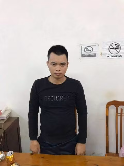Can mat nghi pham no sung ban 2 phat vao dau tai xe taxi