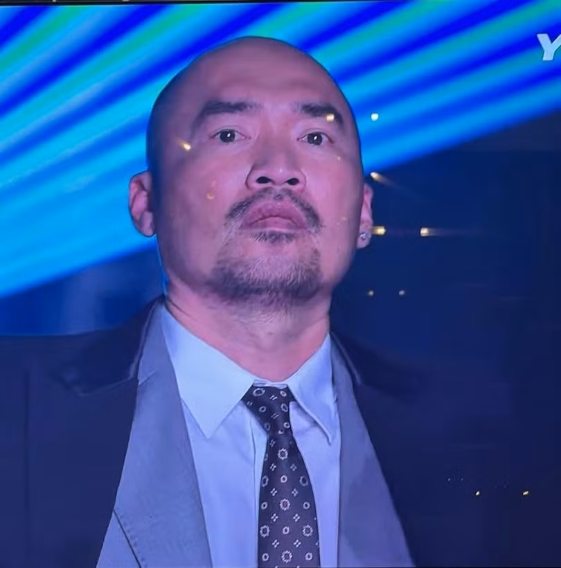 Người hâm mộ cười ngả nghiêng trước biểu cảm khắc khổ trên gương mặt ông xã Thu Trang.