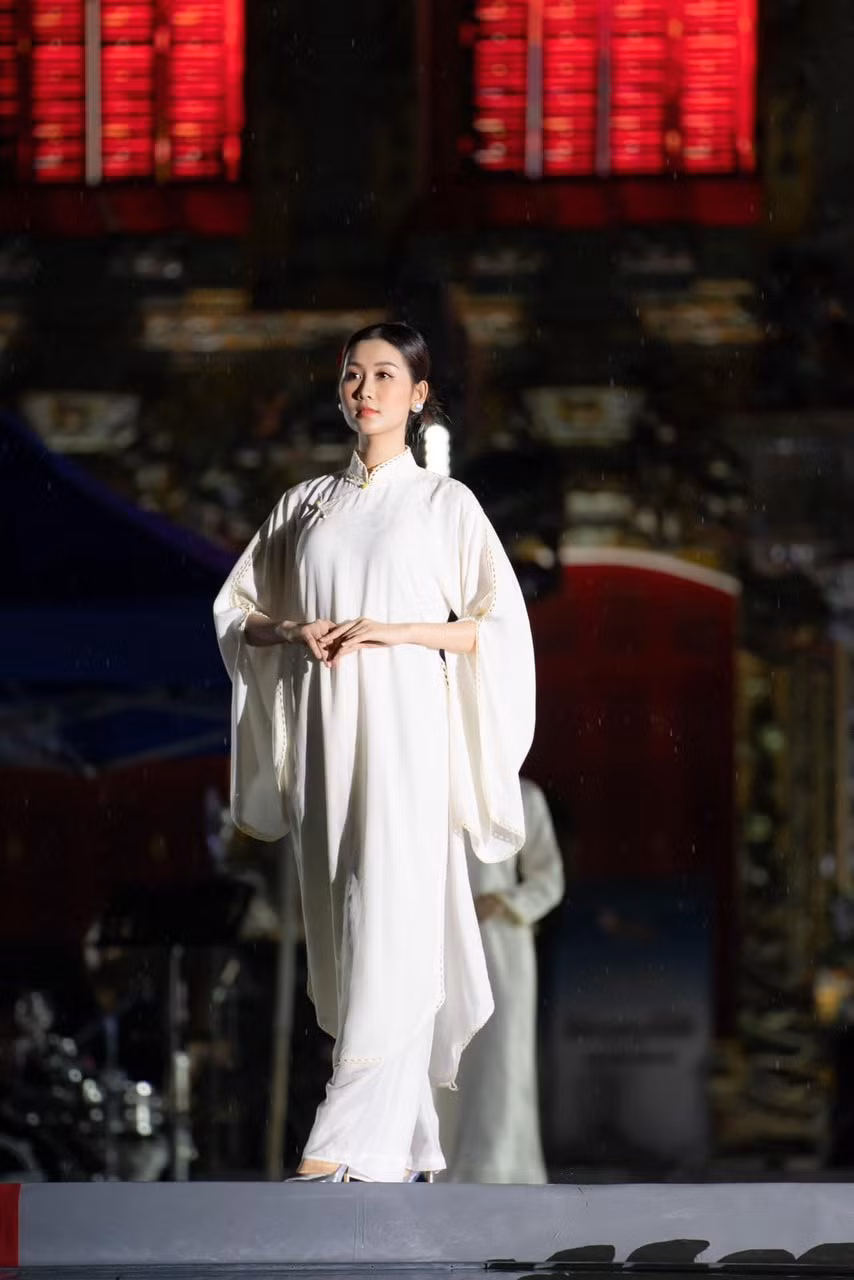 Thí sinh quê Quảng Nam đã lọt top 5 Grand Voice (phần thi hát). Trong 5 năm tới, cô hướng đến sự nghiệp âm nhạc chuyên nghiệp. Nếu đăng quang Miss Grand Vietnam 2024, Quế Anh sẽ tập trung rèn luyện kỹ năng giao tiếp để truyền tải thông điệp đến khán giả quốc tế hiệu quả.