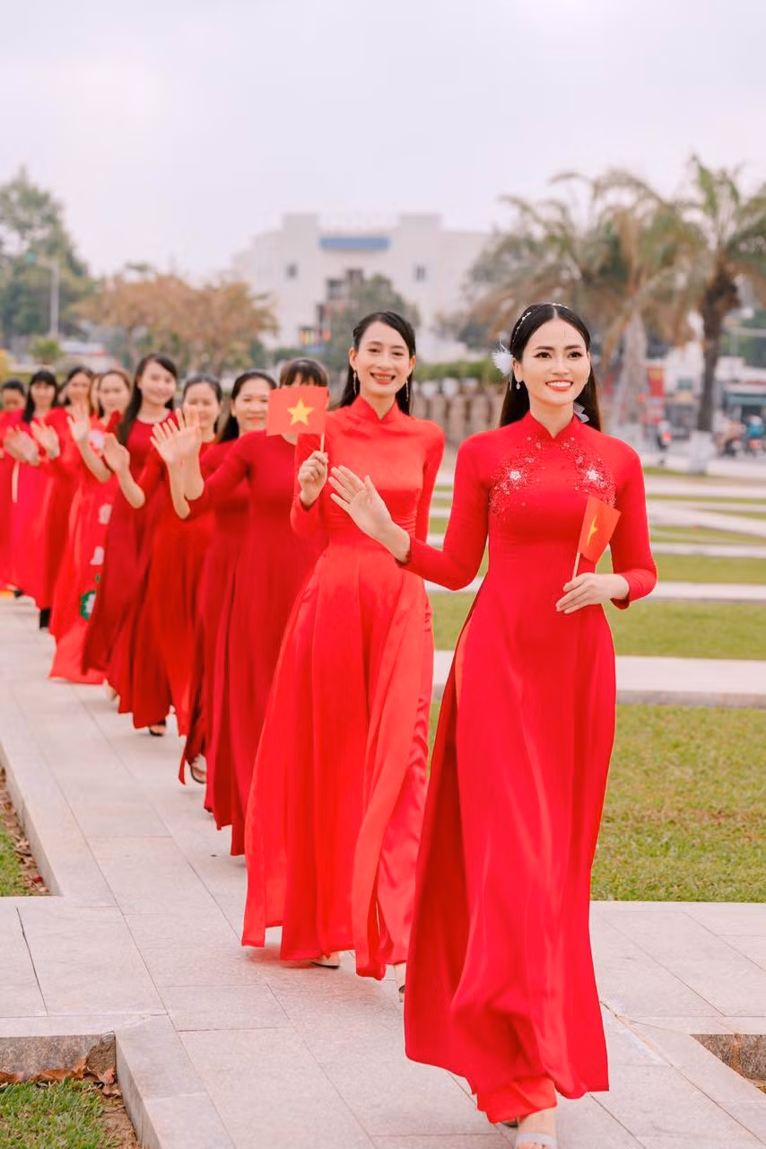 Hoa hau Bich Hanh phan dau thanh CEO gioi, tiet lo chuyen giu dang-Hinh-5