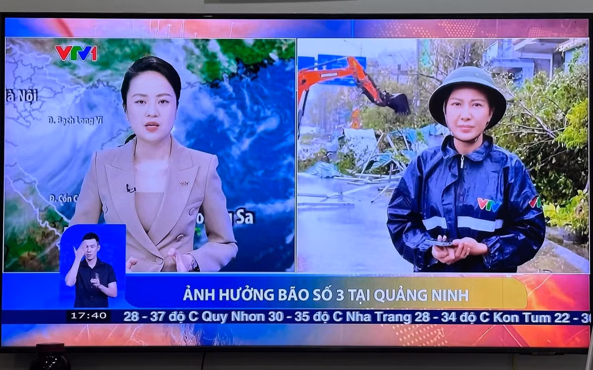 Quỳnh Hoa không phải gương mặt xa lạ với khán giả xem đài. Trước khi "cầm trịch" chương trình "Chào buổi sáng" từ năm 2021, cô từng là một trong những MC thời tiết được yêu thích nhất VTV.