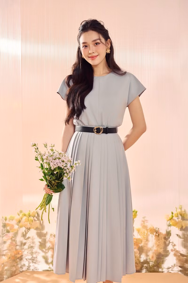 Tường San cũng hé lộ bí kíp mặc đẹp, bắt kịp xu hướng thời trang của mùa Xuân Hè năm nay.