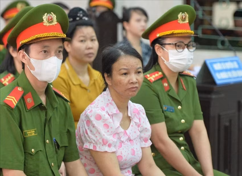 Vụ mẹ nữ sinh giao gà: Gia đình nộp đơn kêu oan Vu me nu sinh giao ga: Gia dinh nop don keu oan