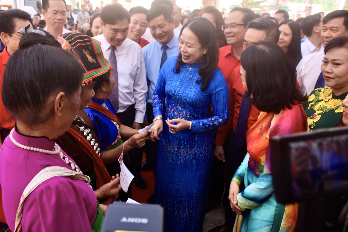 Lễ phát động Tháng Nhân đạo cấp quốc gia năm 2024 Le phat dong Thang Nhan dao cap quoc gia nam 2024