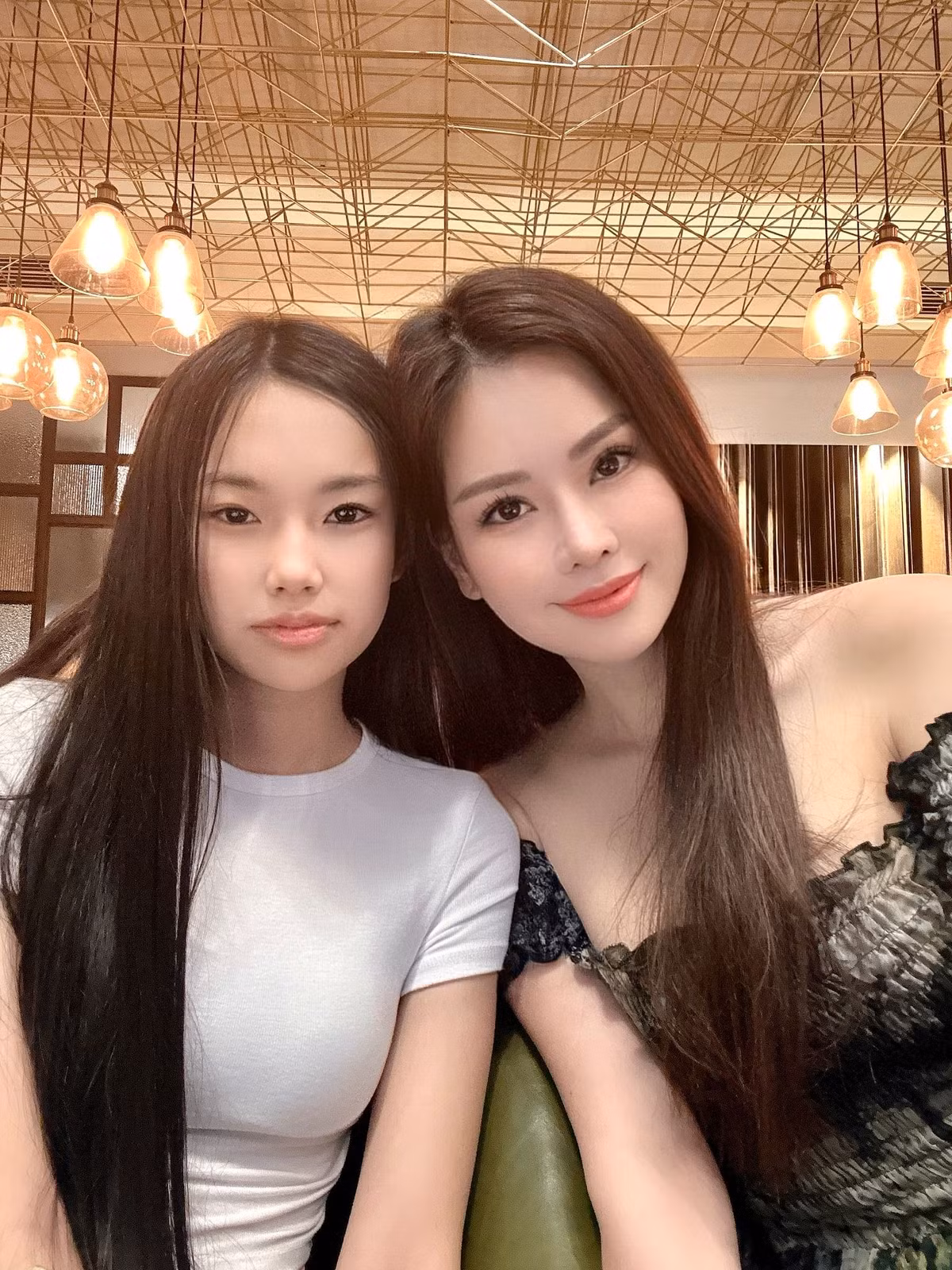 Nhân dịp các con nghỉ hè, Đào Lan Phương và ông xã đã lên kế hoạch để cả gia đình đi du lịch, kết hợp về thăm quê hương.