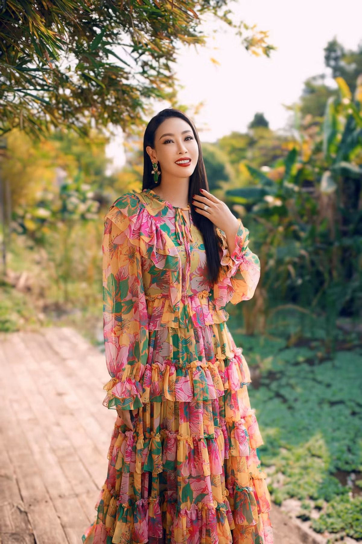 Dù tích cực tham gia các hoạt động nghệ thuật và cộng đồng, nhưng Hoa hậu Hà Kiều Anh vẫn gặt hái nhiều thành công riêng trong lĩnh vực kinh doanh. Cô cũng từng đảm nhận vai trò giám khảo của rất nhiều cuộc thi nhan sắc uy tín cấp quốc gia như Hoa hậu Việt Nam, Miss World Vietnam, Miss Grand Vietnam…