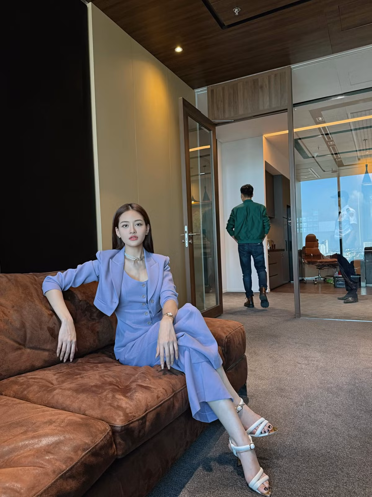 Cô muốn nương theo sức hút của hai phim Đừng nói khi yêu và Chúng ta của 8 năm sau để kéo dài mối duyên với phim truyền hình VFC, cống hiến cho khán giả thêm nhiều vai diễn chất lượng. Song song đó, cô vẫn tích cực hoạt động tại thị trường TP HCM, mong gặp lại khán giả qua các phim chiếu rạp, show truyền hình.
