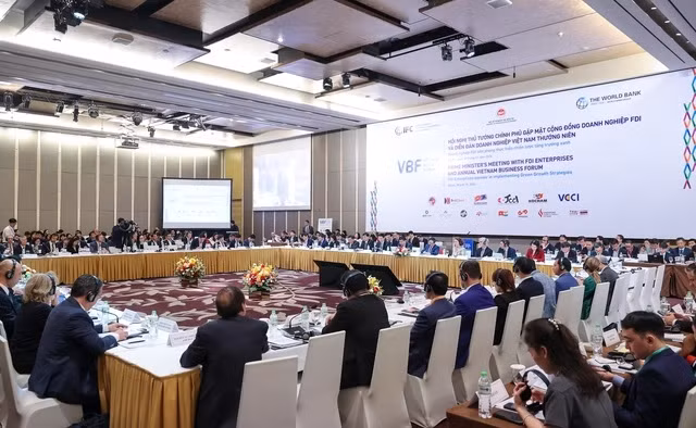 Thủ tướng gặp mặt doanh nghiệp FDI, dự Diễn đàn Doanh nghiệp Việt Nam - Hình 2 Thu tuong gap mat doanh nghiep FDI, du Dien dan Doanh nghiep Viet Nam-Hinh-2